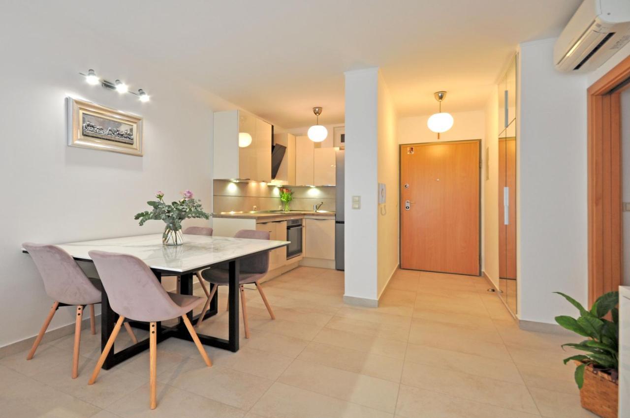 Family Apartment Noel - Omiš Esterno foto