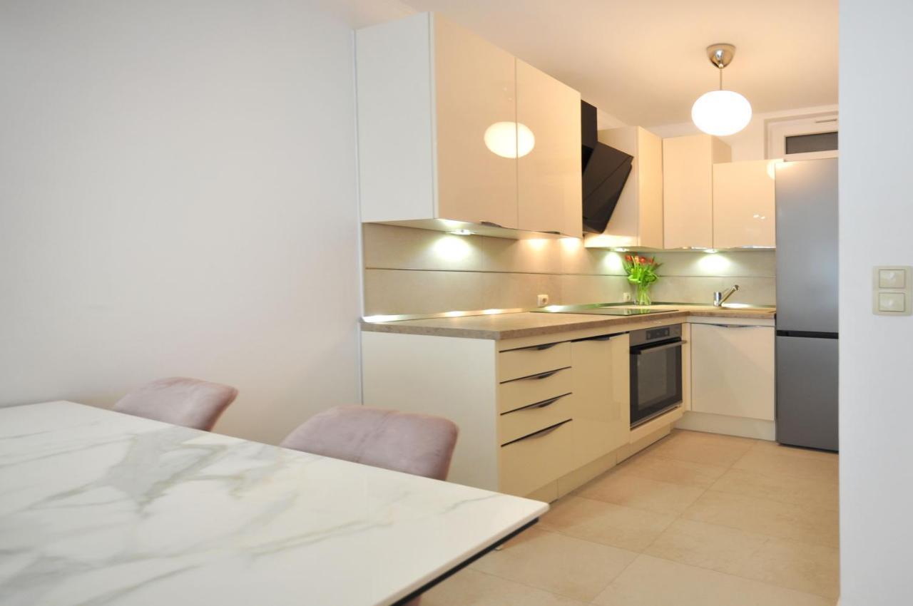 Family Apartment Noel - Omiš Esterno foto