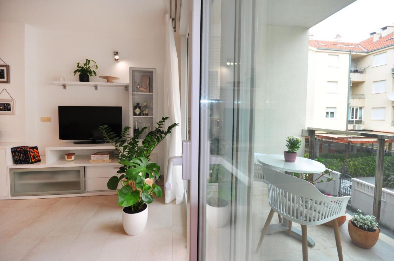 Family Apartment Noel - Omiš Esterno foto