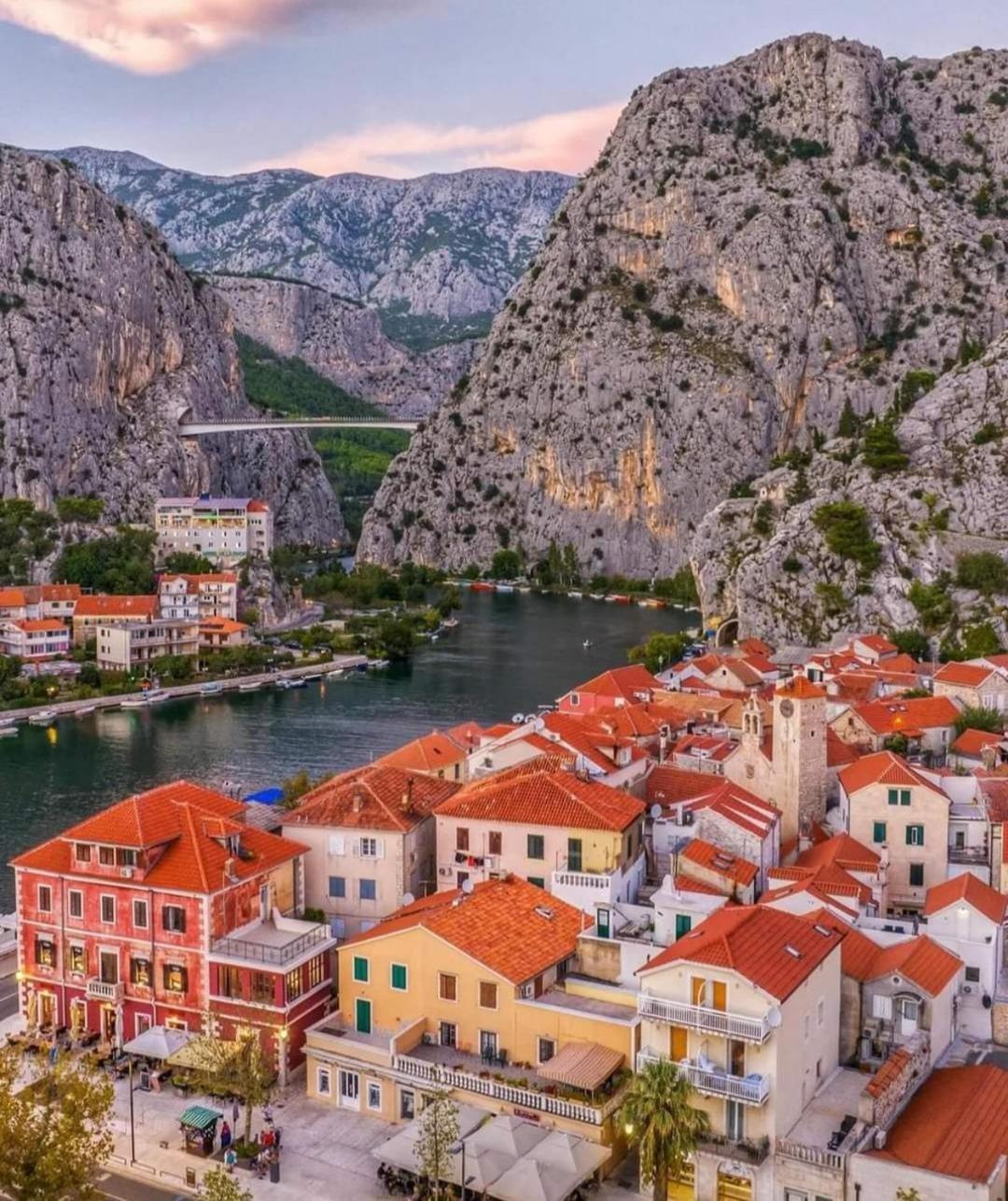 Family Apartment Noel - Omiš Esterno foto