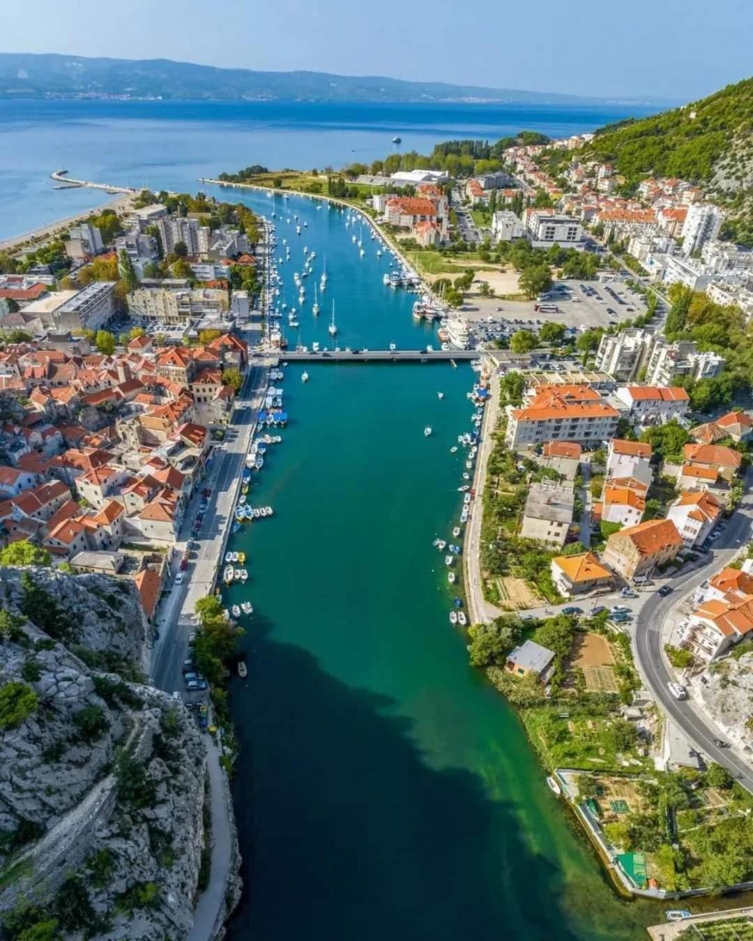 Family Apartment Noel - Omiš Esterno foto